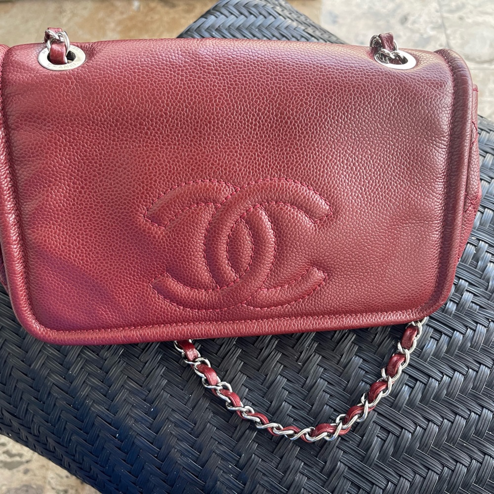 Sexy Chanel caviar Bordeaux bag in great condition some light stain on inside